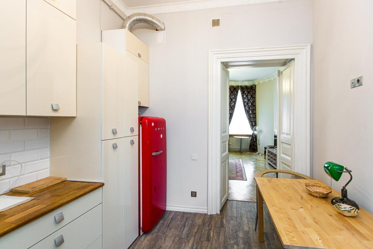 Австрійська Квартира В Центрі На Вулиці Михальчука 5 Lviv Exteriör bild