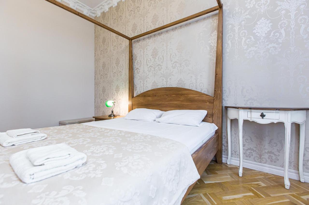 Австрійська Квартира В Центрі На Вулиці Михальчука 5 Lviv Exteriör bild