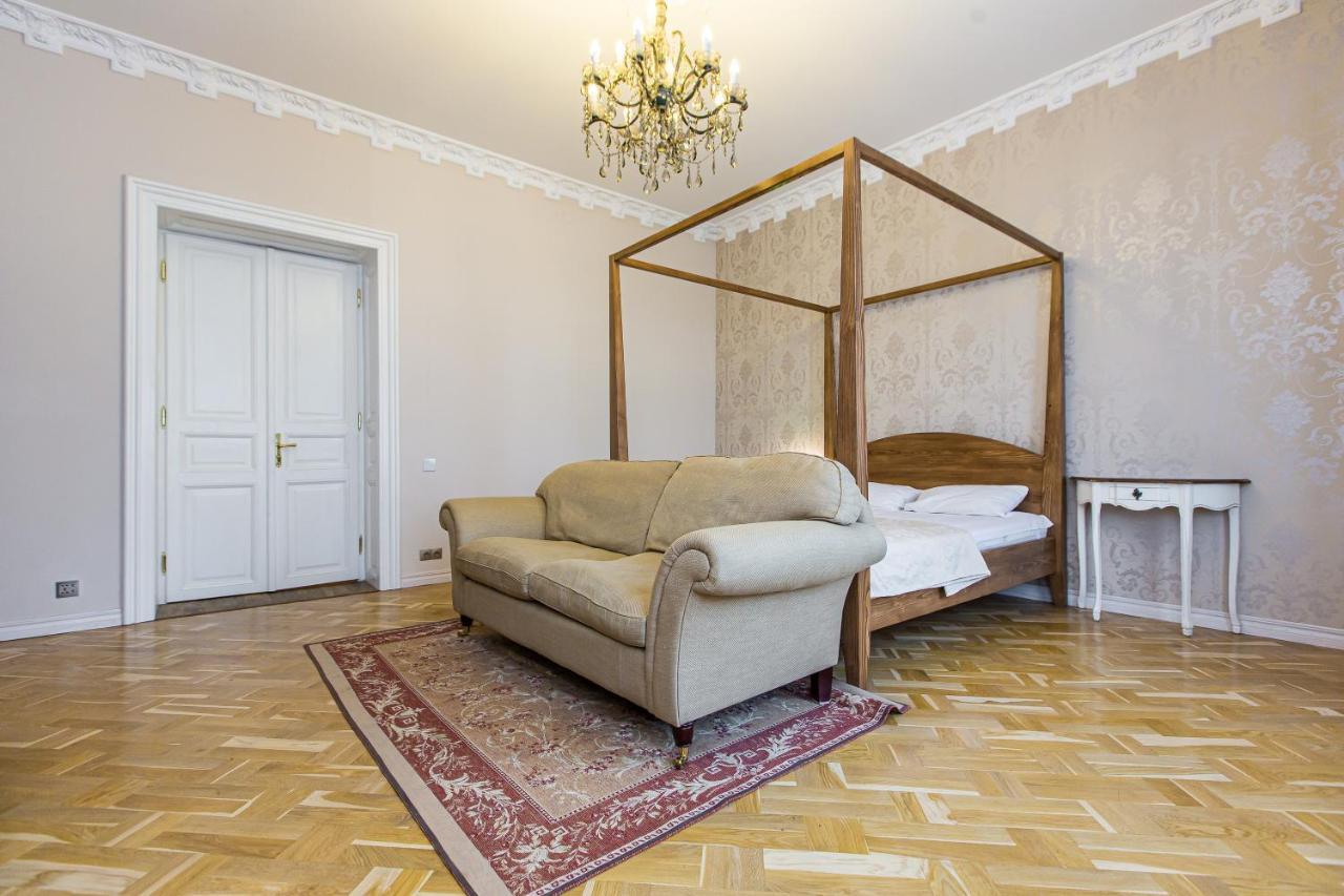 Австрійська Квартира В Центрі На Вулиці Михальчука 5 Lviv Exteriör bild