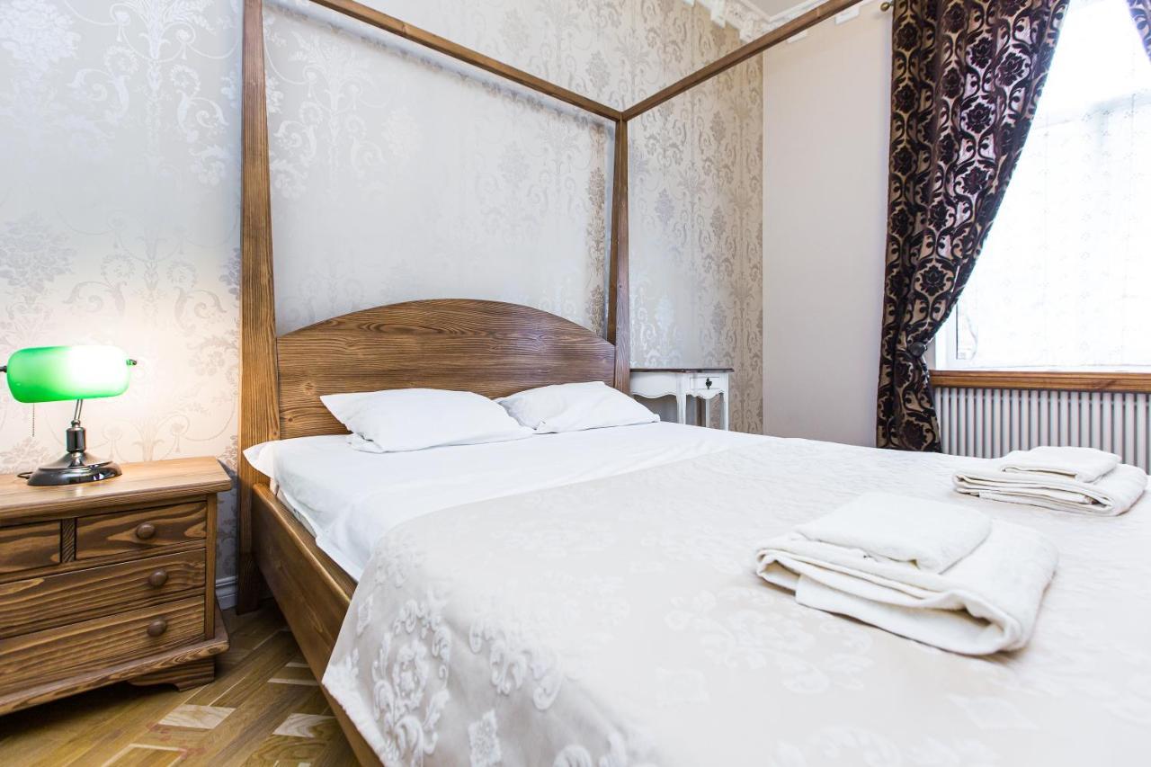 Австрійська Квартира В Центрі На Вулиці Михальчука 5 Lviv Exteriör bild