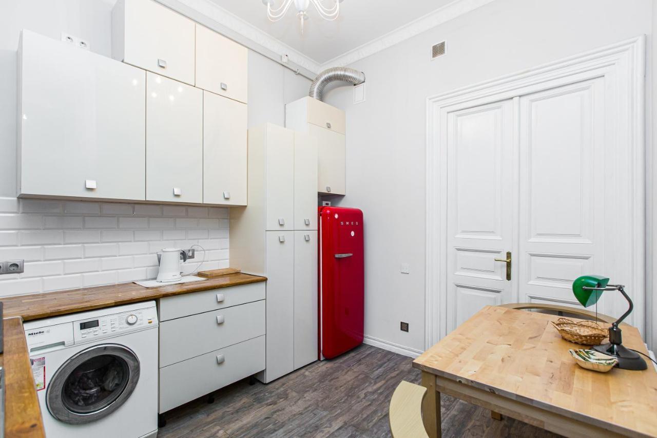 Австрійська Квартира В Центрі На Вулиці Михальчука 5 Lviv Exteriör bild
