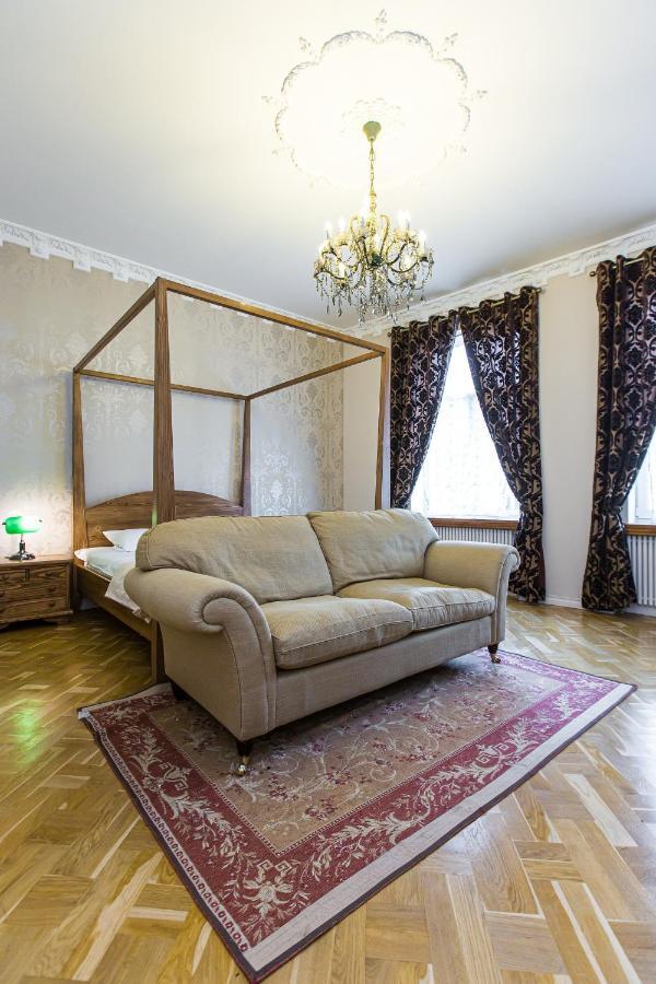 Австрійська Квартира В Центрі На Вулиці Михальчука 5 Lviv Exteriör bild